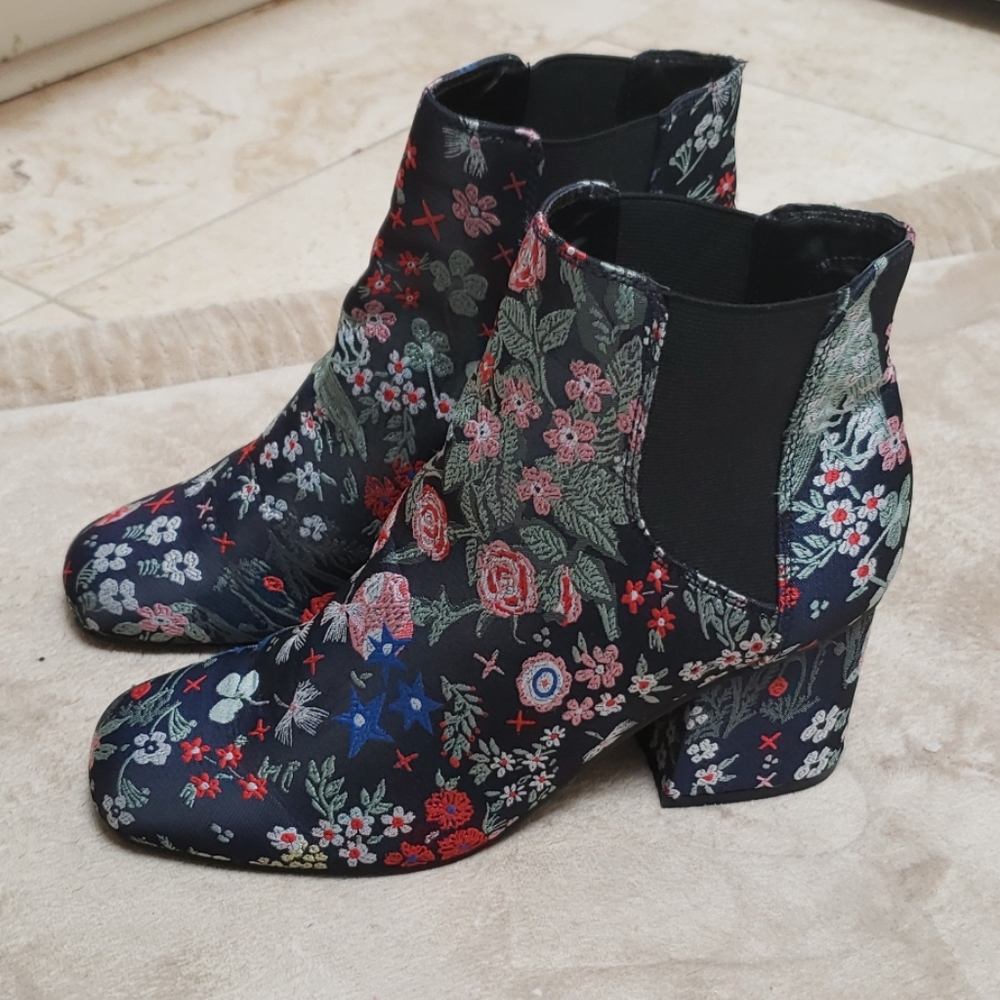 Indigo Rd flowered Booties....Size 9